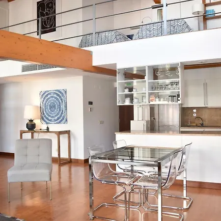 Architect-designed Loft In A Historic Hilltop Neighborhood 公寓